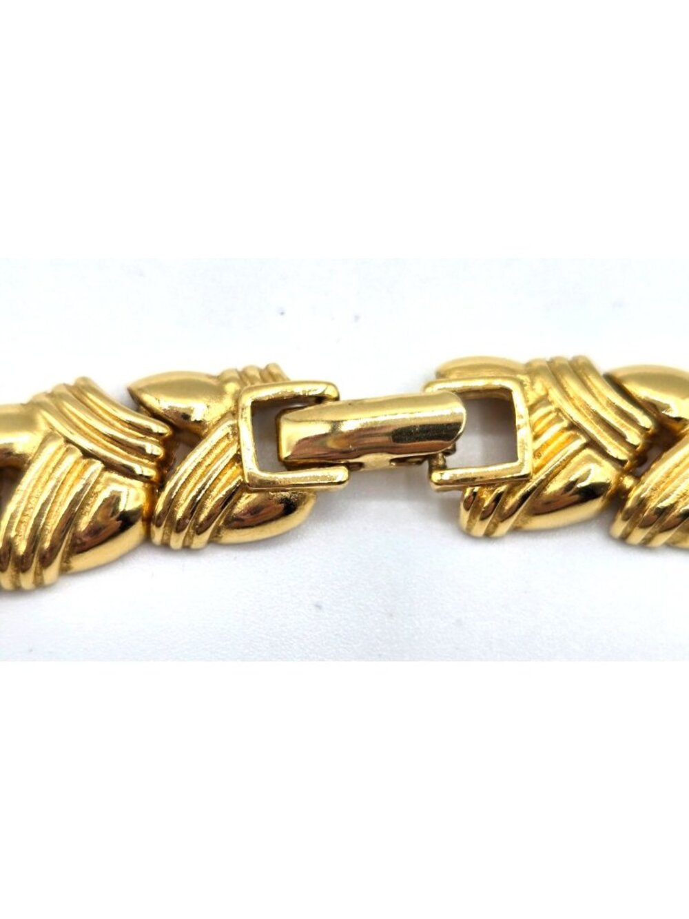 Vintage Monet Signed Gold Tone Textured Chevron Necklace 16" Weighs 56 grams - Picture 4 of 7